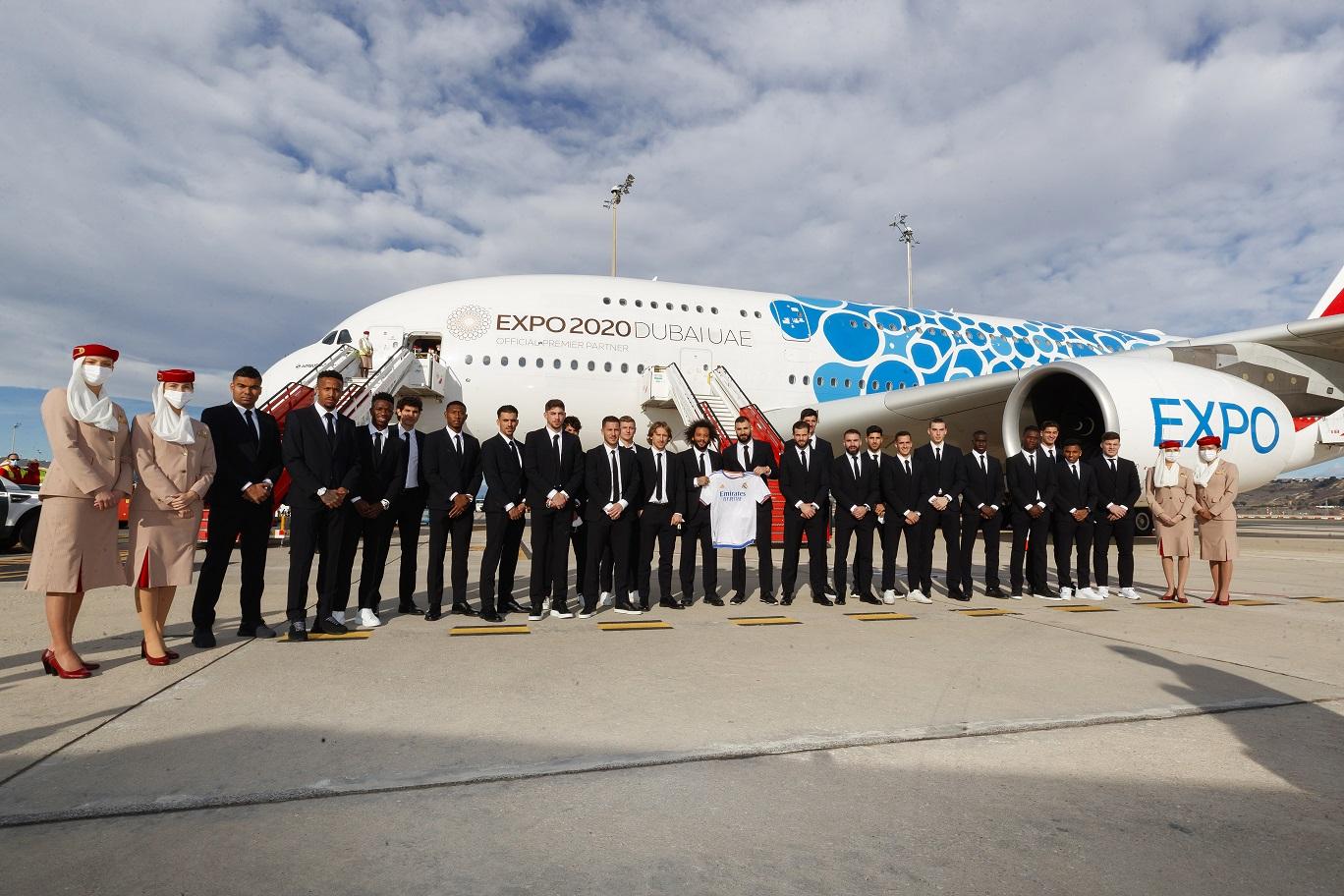 Immagine di sfondo della pagina L'A380 di Emirates porta il Real Madrid a Riyadh 