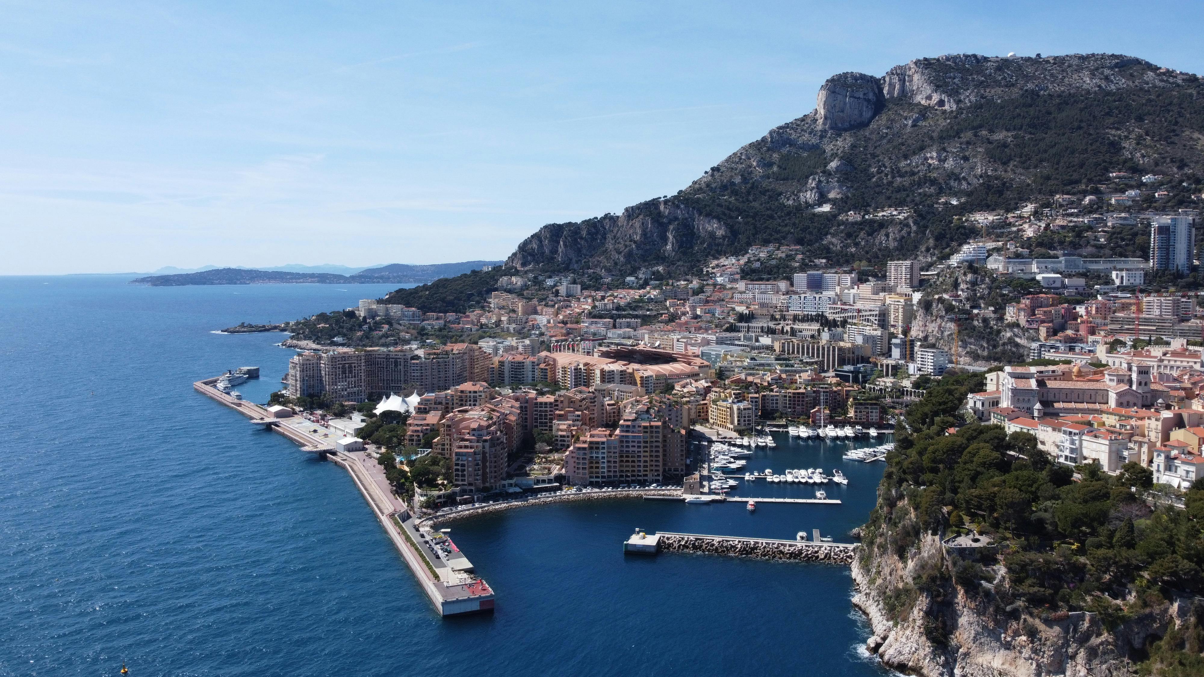 Immagine di sfondo della pagina Hai in programma un viaggio nella città di Montecarlo?