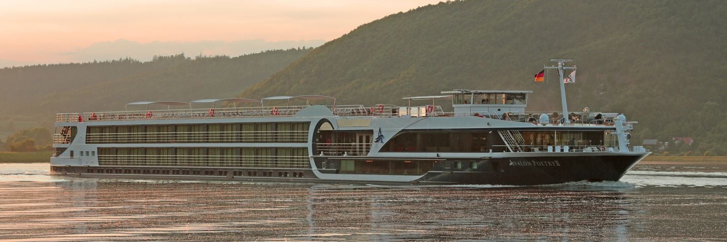 Immagine di sfondo della pagina Avalon Waterways: nuovi itinerari fluviali e focus sui gruppi per il 2025