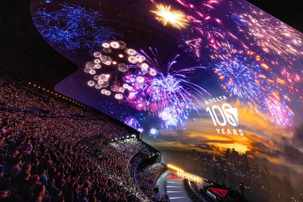 Immagine di sfondo della pagina Delta festeggia l'anno del centenario