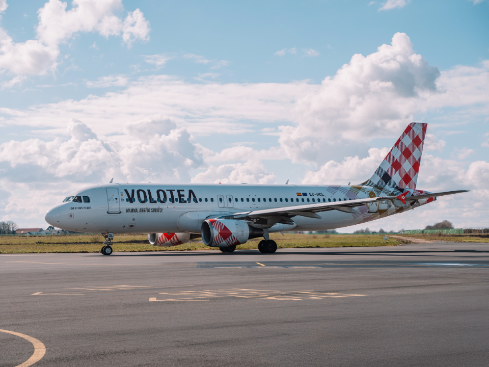 Immagine di sfondo della pagina Volotea accelera sul retail digitale con Navitaire Stratos