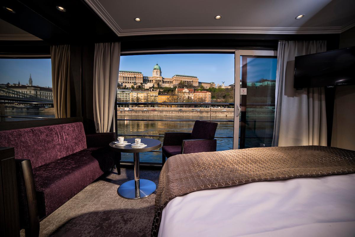 Immagine di sfondo della pagina Avalon Waterways: Reno e Danubio per l'autunno