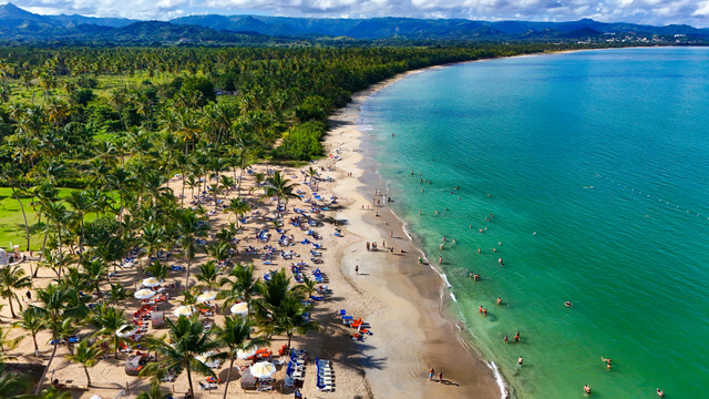 Immagine di sfondo della pagina Viva Resorts by Wyndham: prenotazioni anticipate e italiani fedeli ai Caraibi