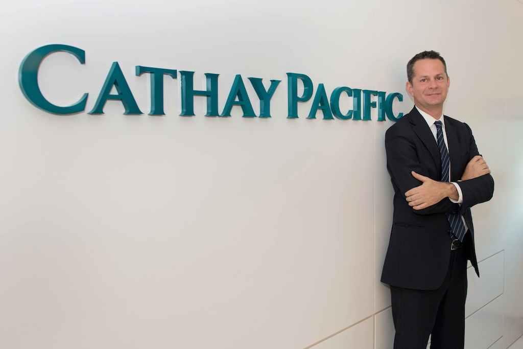 Immagine di sfondo della pagina Cathay Pacific, ripartenza ok dall'Italia