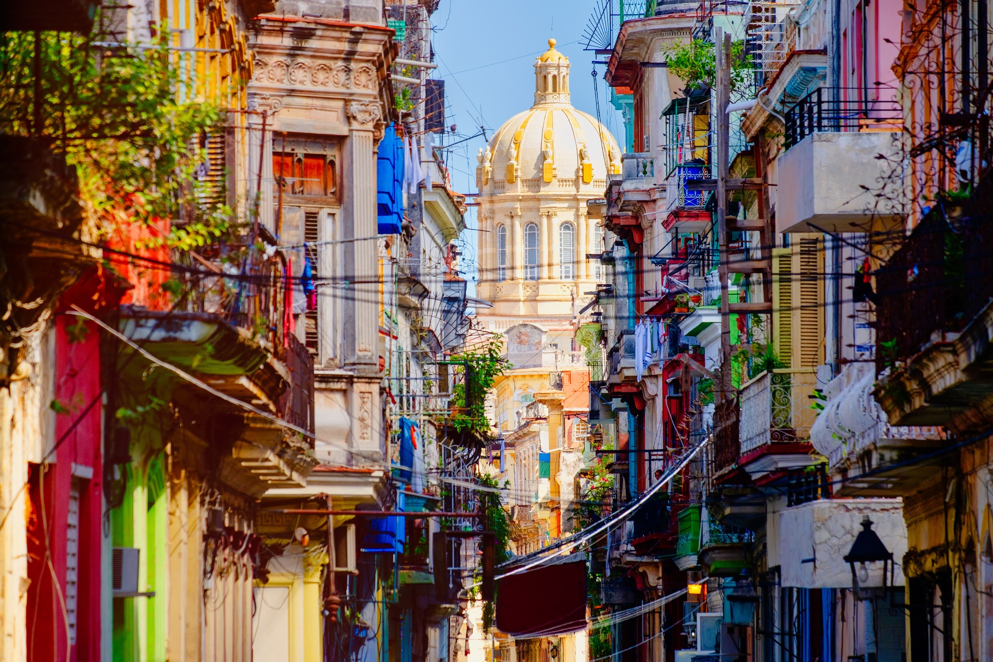 Immagine di sfondo della pagina Travel Discovery sigla un accordo con eSIMTravel