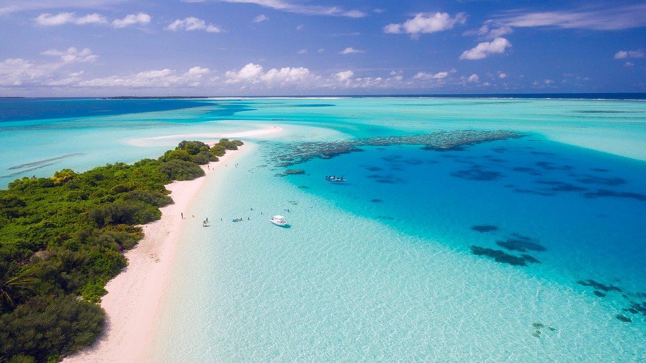 Immagine di sfondo della pagina Evolution Travel: mare in vetta nell'inverno 2020