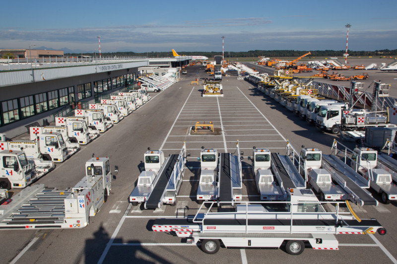 Immagine di sfondo della pagina Airport Handling pronta al decollo a Fiumicino