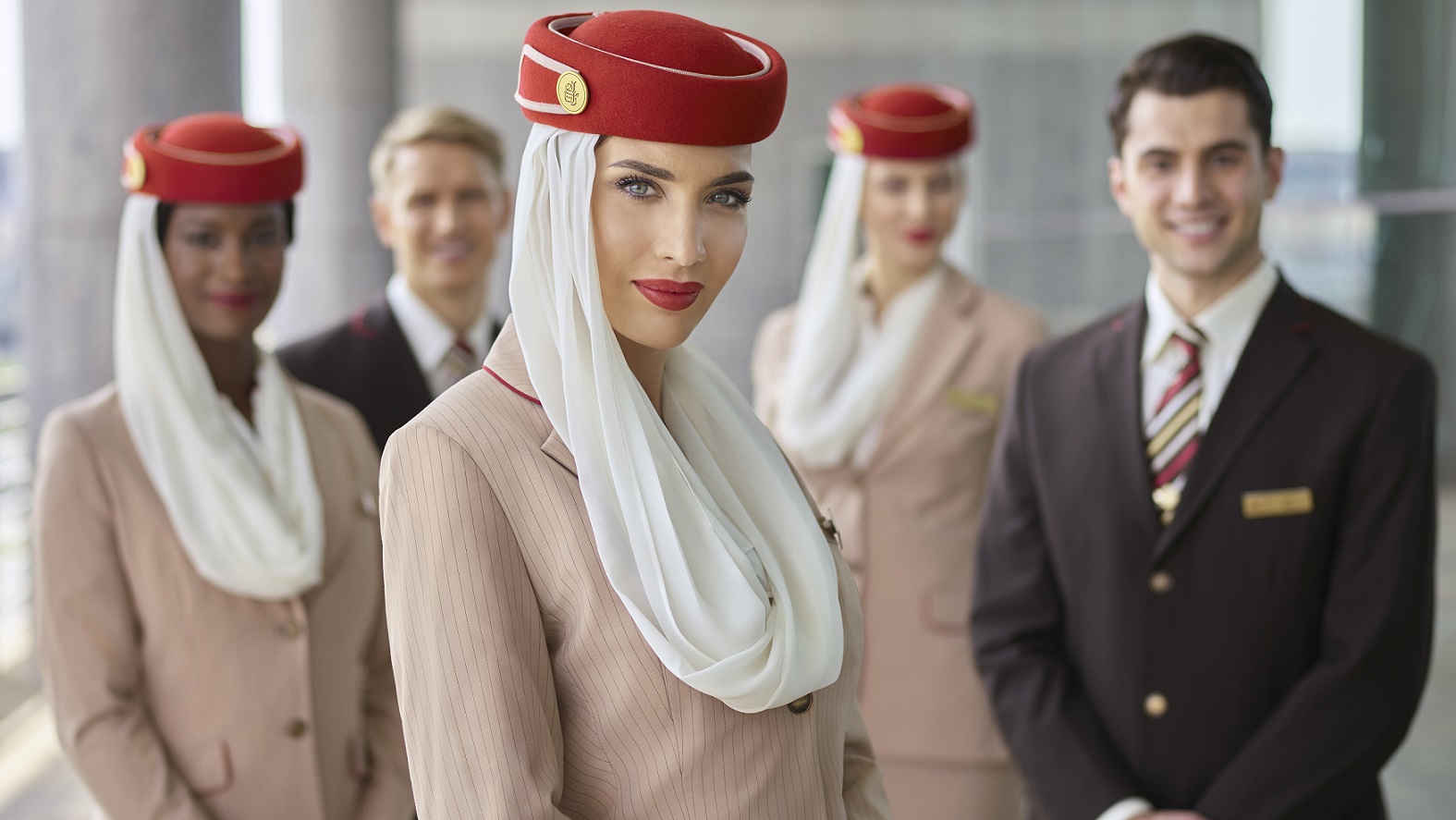Immagine di sfondo della pagina Emirates accelera sul recruiting: in Italia sei nuove tappe a settembre