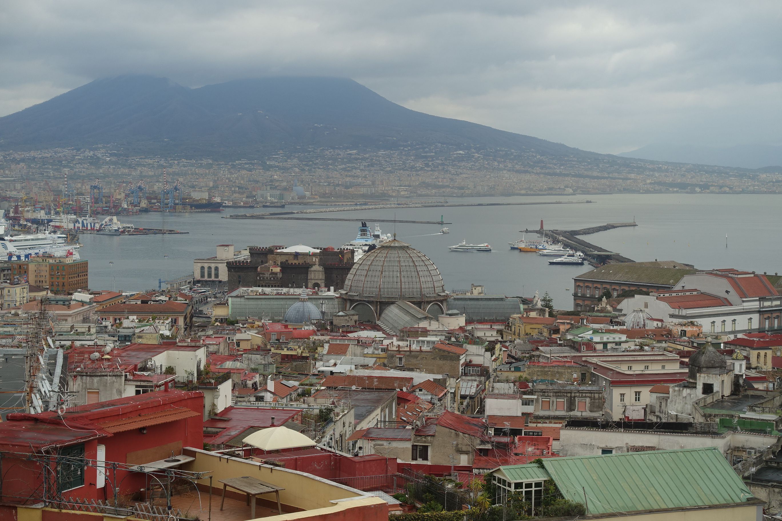 Immagine Workcation 2026: Napoli tra le migliori città al mondo per lavorare in vacanza