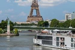 Immagine di sfondo della pagina Parigi, nuova crociera Bateaux Parisiens per riscoprire Notre-Dame dal fiume