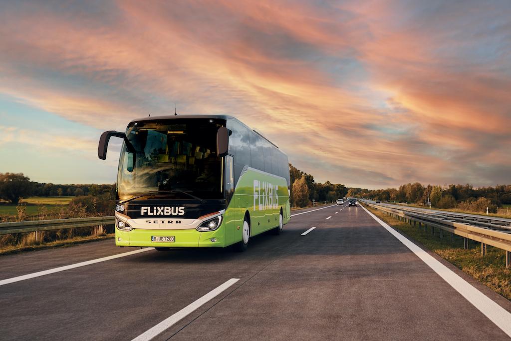 Immagine di sfondo della pagina FlixBus riduce l’offerta in Italia del 30%