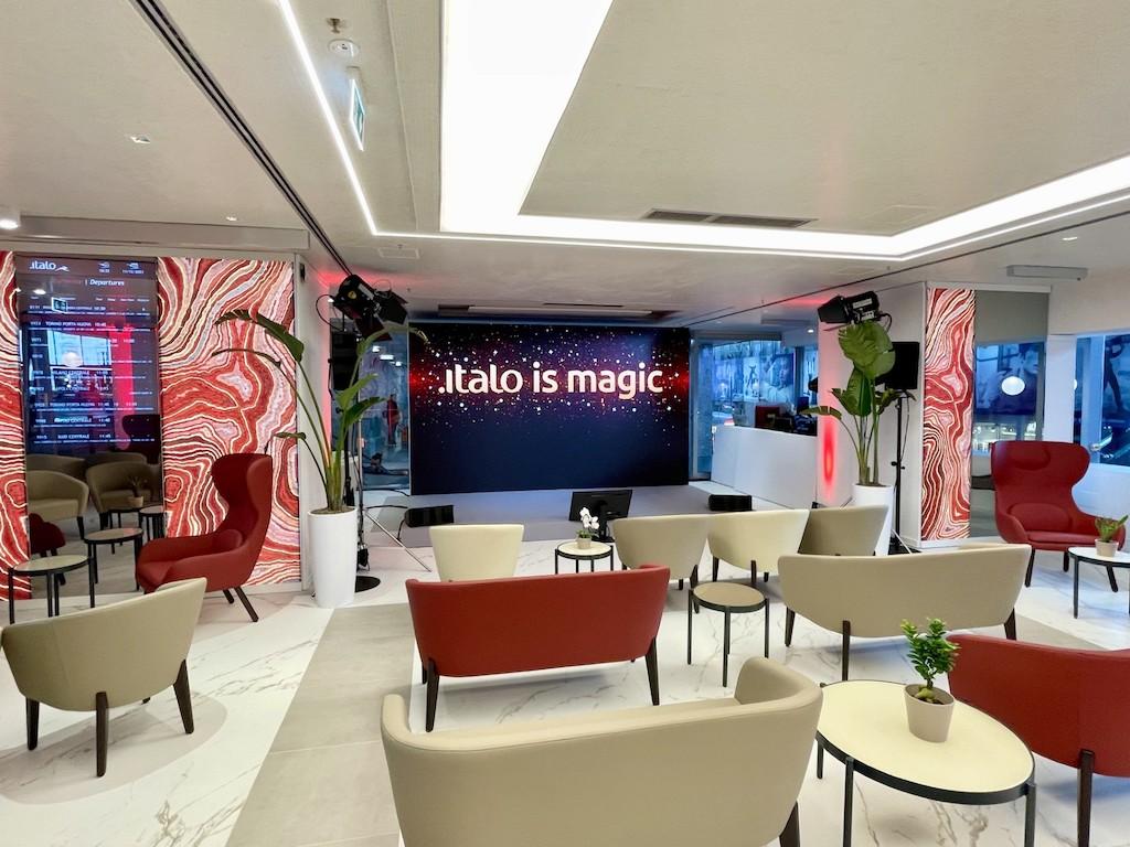 Immagine di sfondo della pagina Italo apre una nuova lounge a Roma