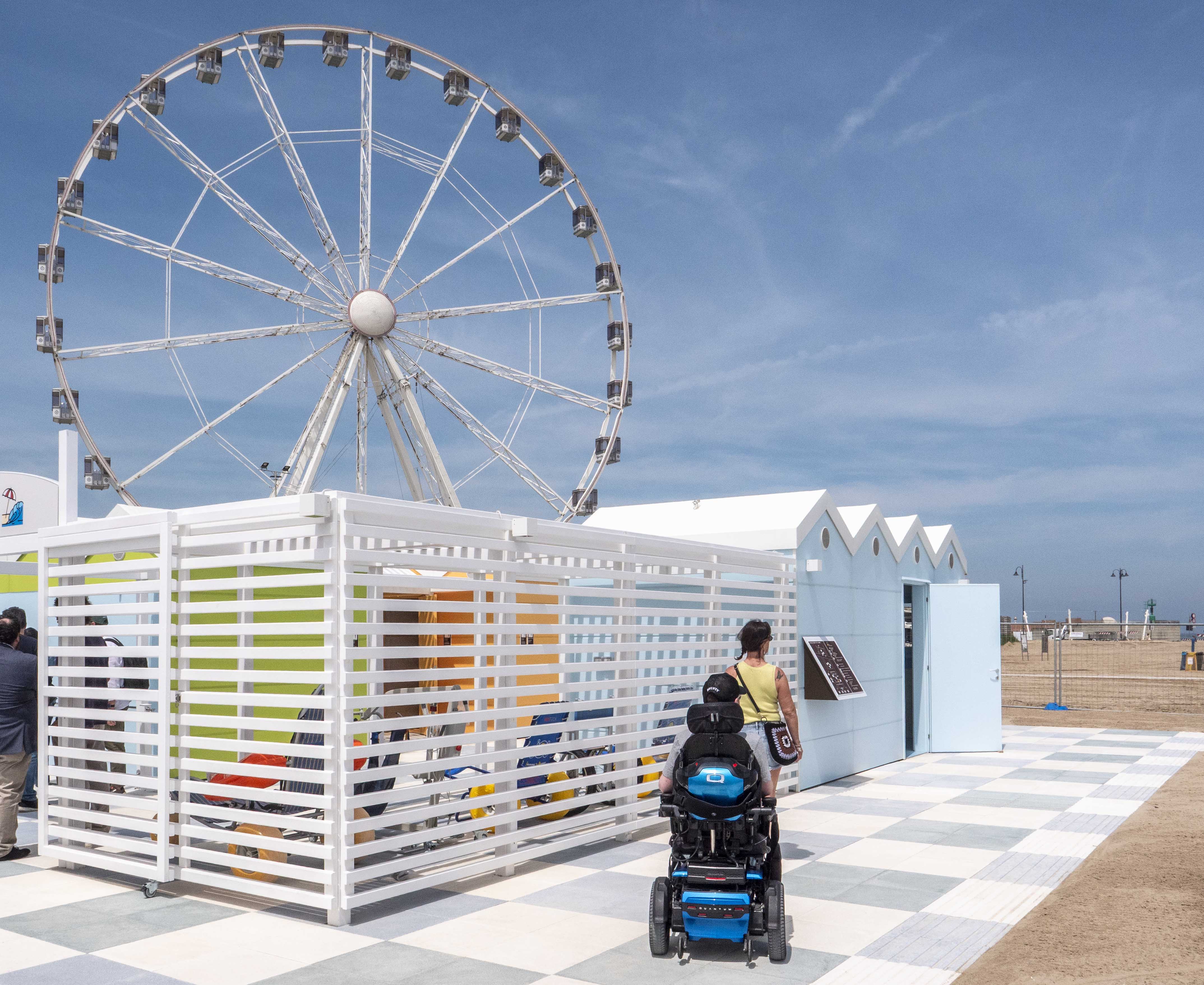 Immagine di sfondo della pagina “Spiaggia Libera Tutti”: Rimini inaugura uno spazio balneare inclusivo