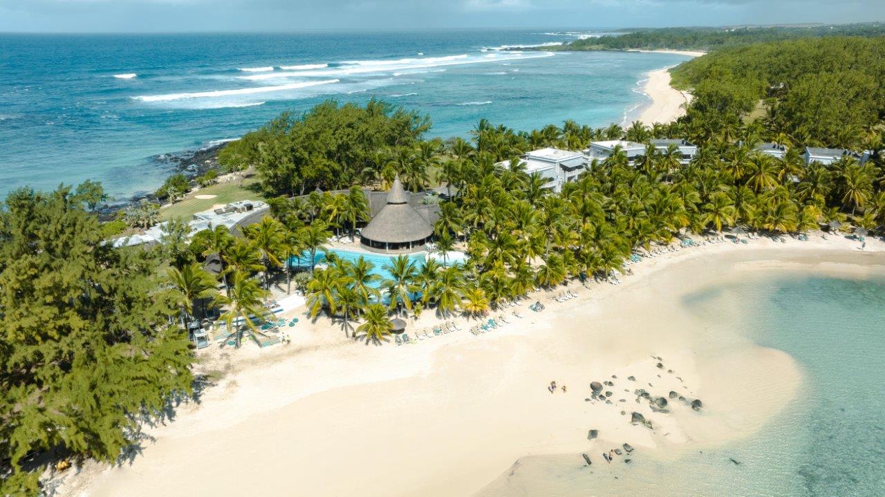 Immagine di sfondo della pagina Mauritius, Beachcomber rilancia: riapre lo Shandrani, Victoria completamente rinnovato e 40 anni di Royal Palm