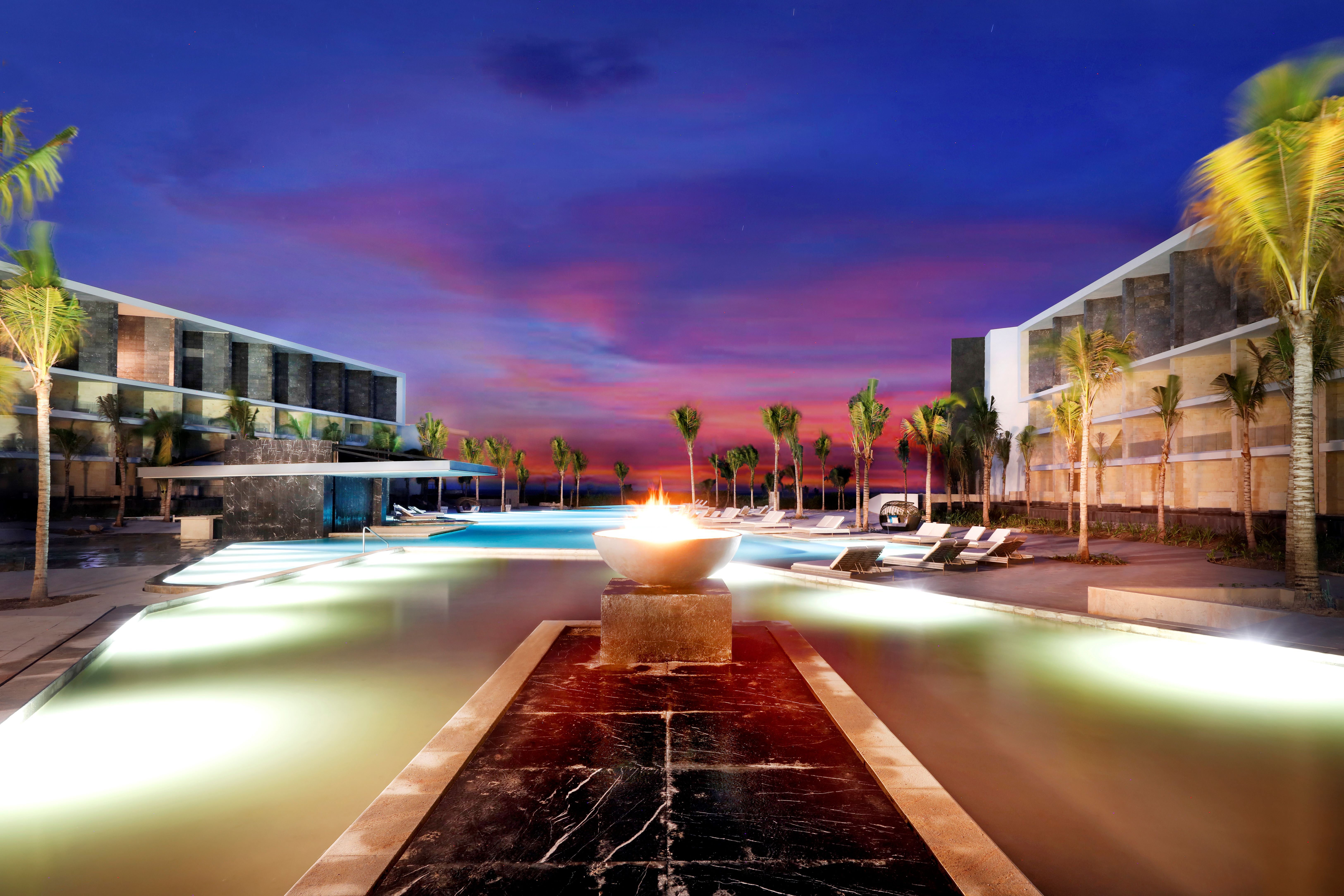 Immagine di sfondo della pagina Grand Palladium Select Collection: il nuovo standard di lusso e comfort nel mondo dell'ospitalità