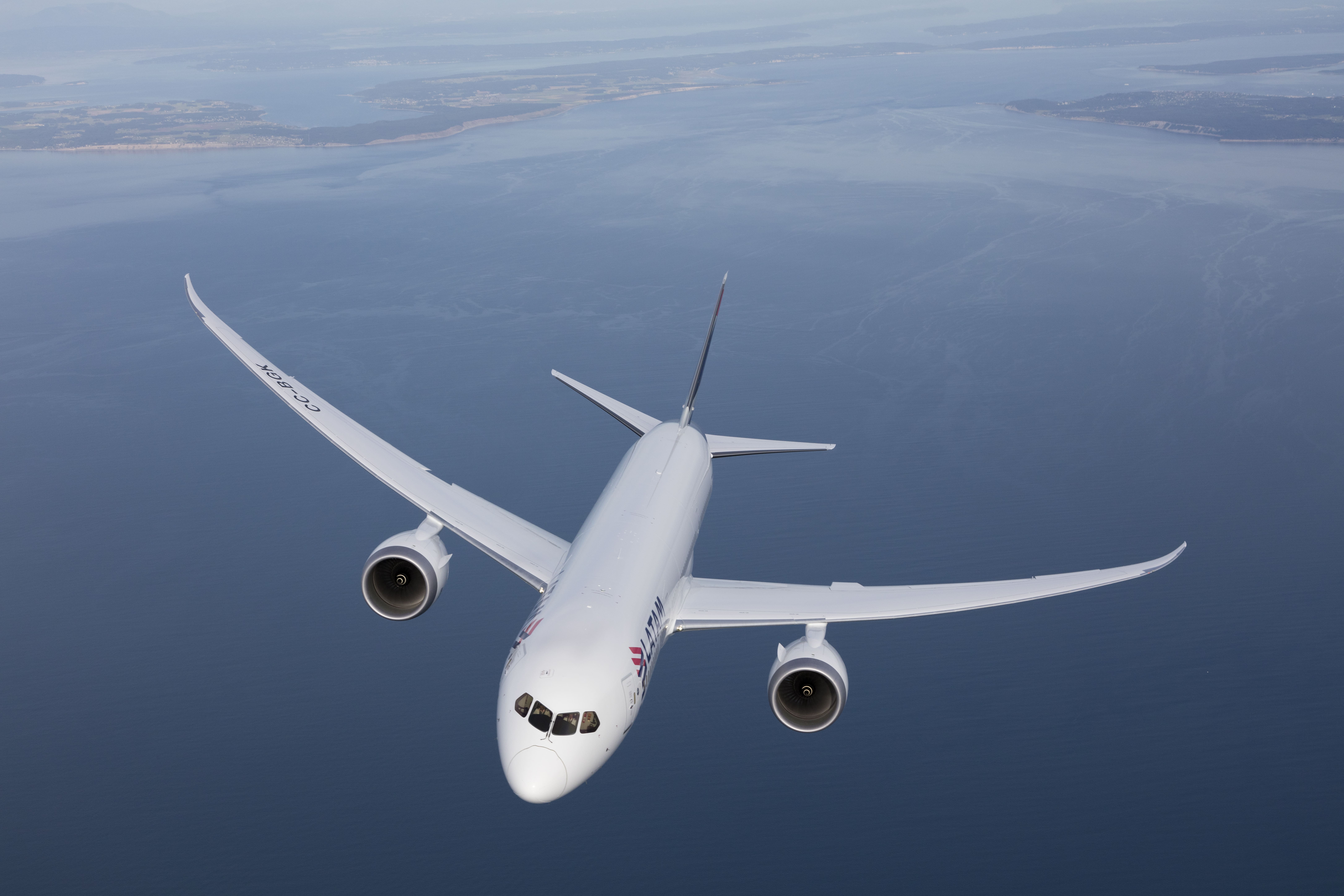 Immagine LATAM accelera sulla sostenibilità: debutto dei voli charter passeggeri alimentati con SAF