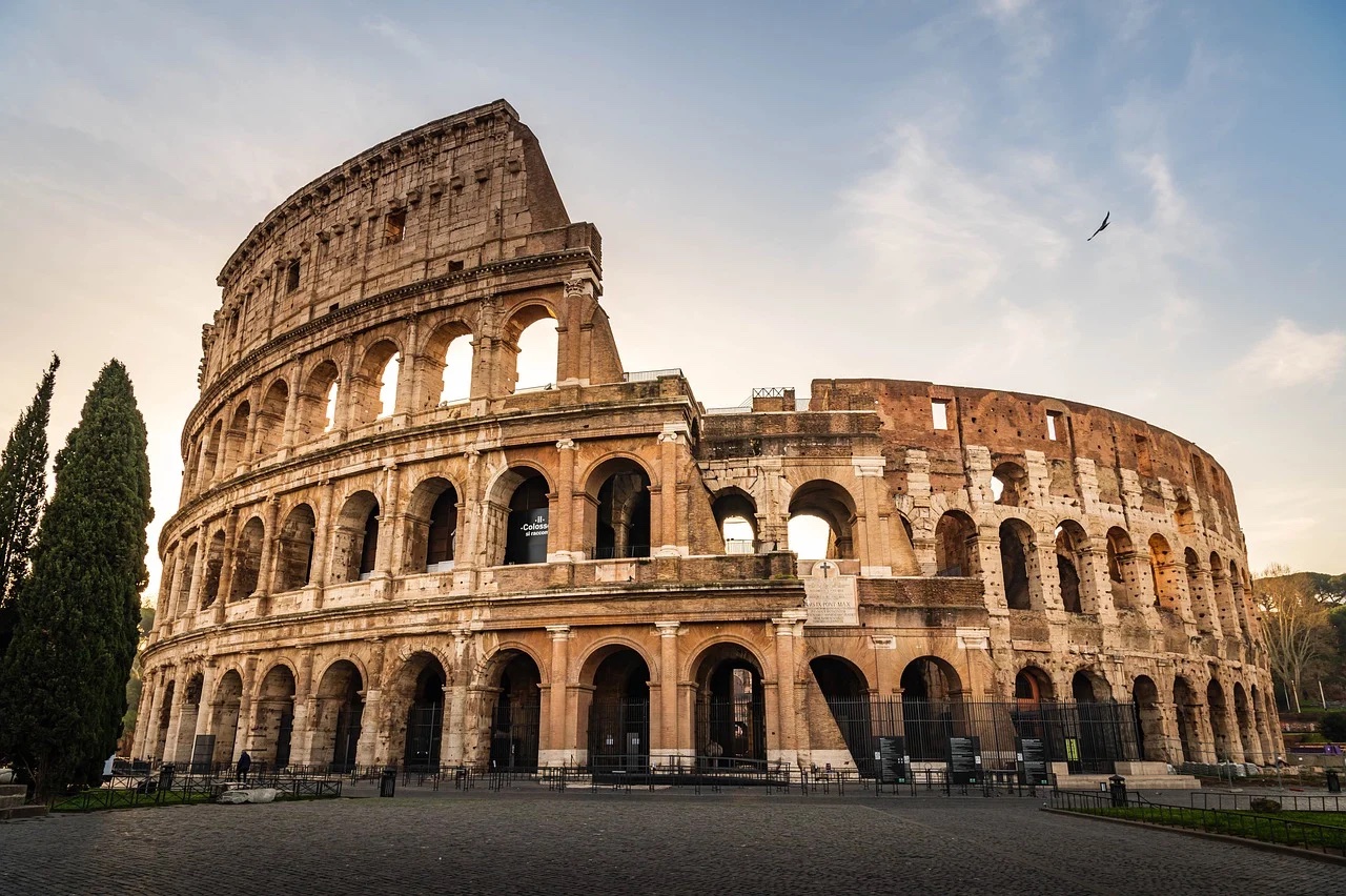 Immagine di sfondo della pagina Federalberghi Roma,  turismo romano in ripresa, ora stop all’abusivismo ricettivo