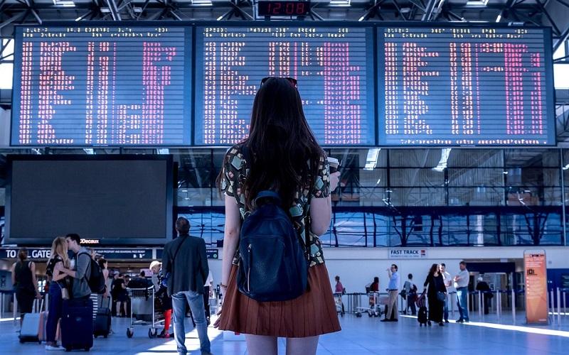 Immagine di sfondo della pagina Programmatori, viaggiatori da catalogo o romantici avventurieri: i tanti volti degli italiani in viaggio