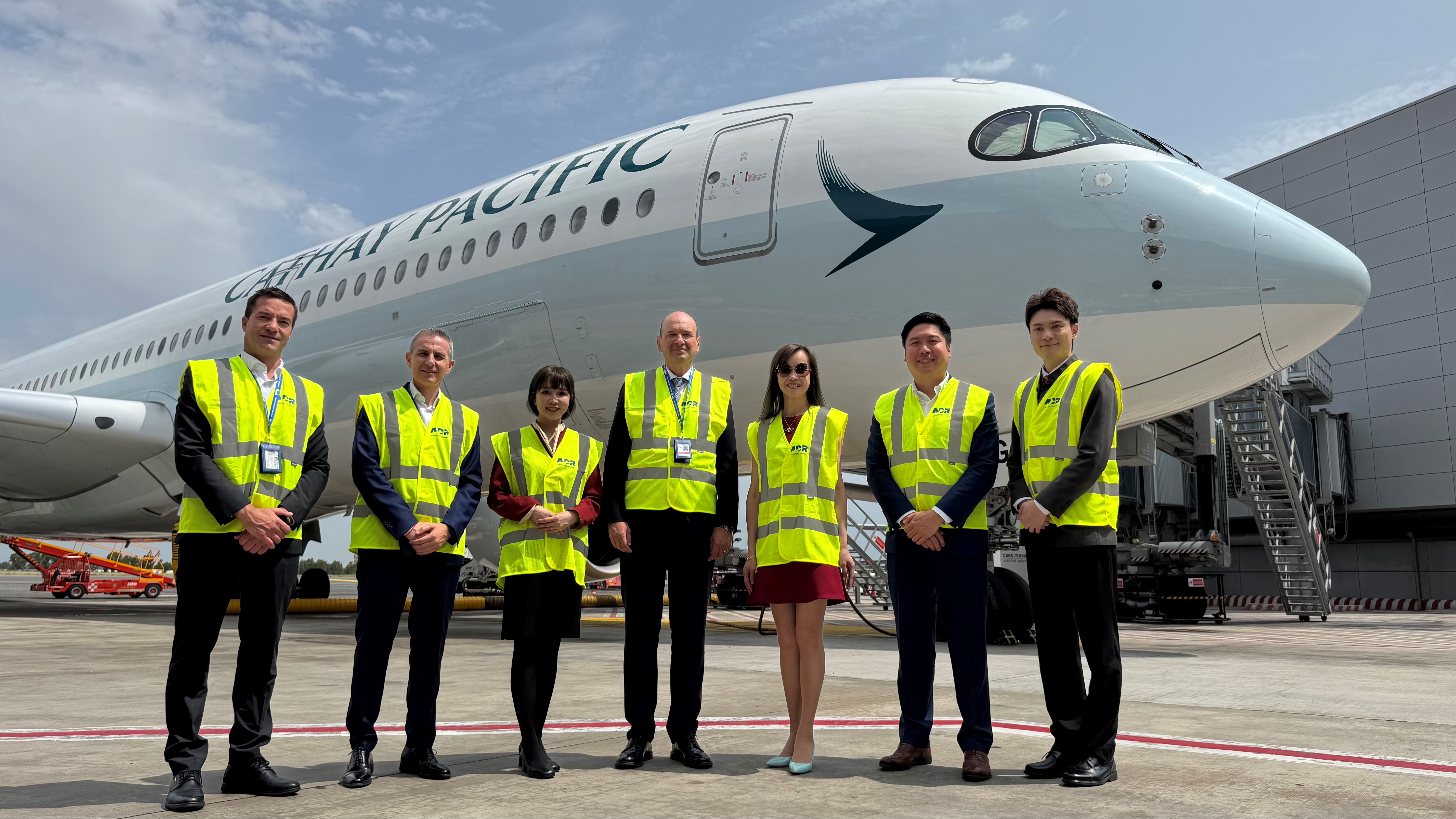 Immagine di sfondo della pagina Cathay Pacific potenzia l’Europa con il nuovo volo Roma-Hong Kong