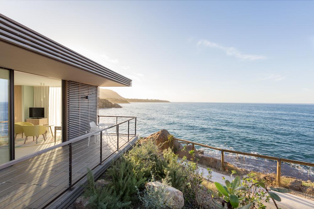 Immagine di sfondo della pagina Club Med, estate di crescita e inverno di novità