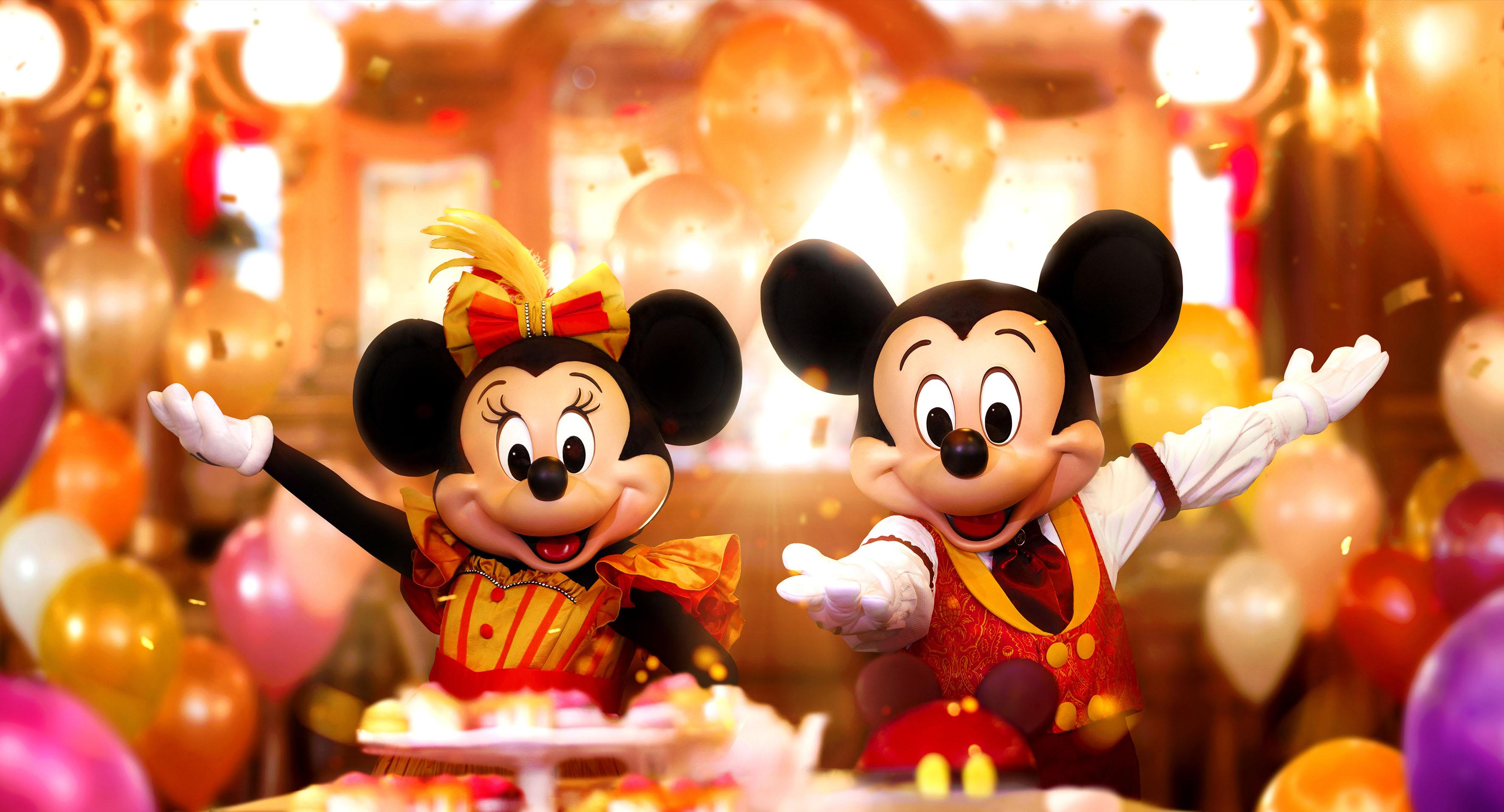 Immagine di sfondo della pagina Pacchetto Disneyland Paris per occasioni speciali!