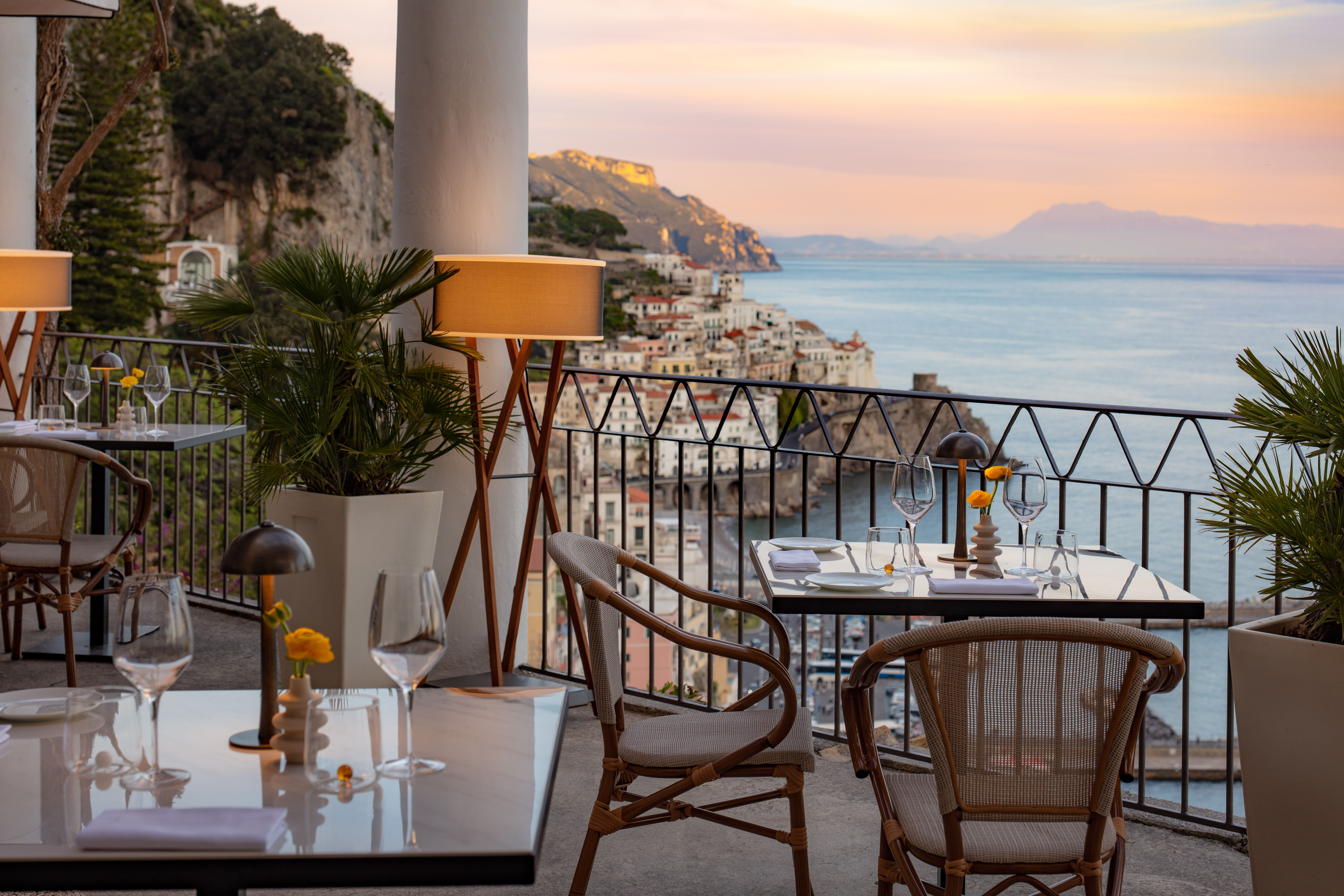 Copia di Anantara_Convento_di_Amalfi_Grand_Hotel_Dei_Cappuccini_Restaurant_Terrace (1)