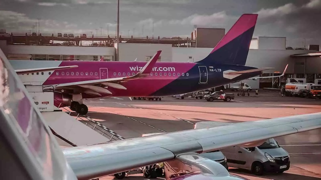 Immagine di sfondo della pagina Wizz Air vola tra Catania e Breslavia