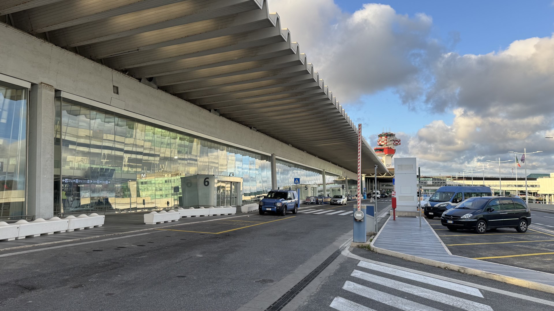 Immagine di sfondo della pagina Aeroporti italiani, nel 2025 oltre 229 milioni di passeggeri: traffico in crescita del 5%