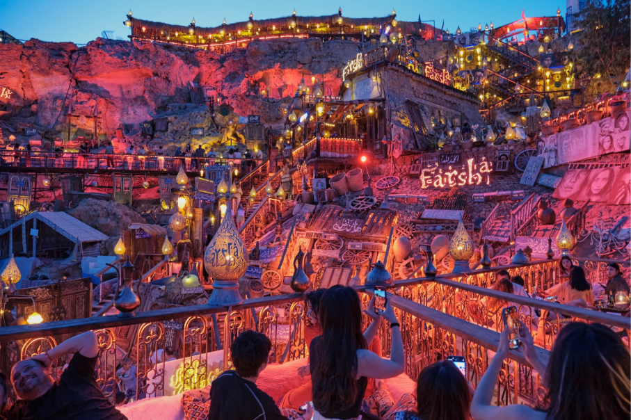 Immagine di sfondo della pagina Turismo in Egitto salvo dalle misure energetiche: servizi e operatività garantiti