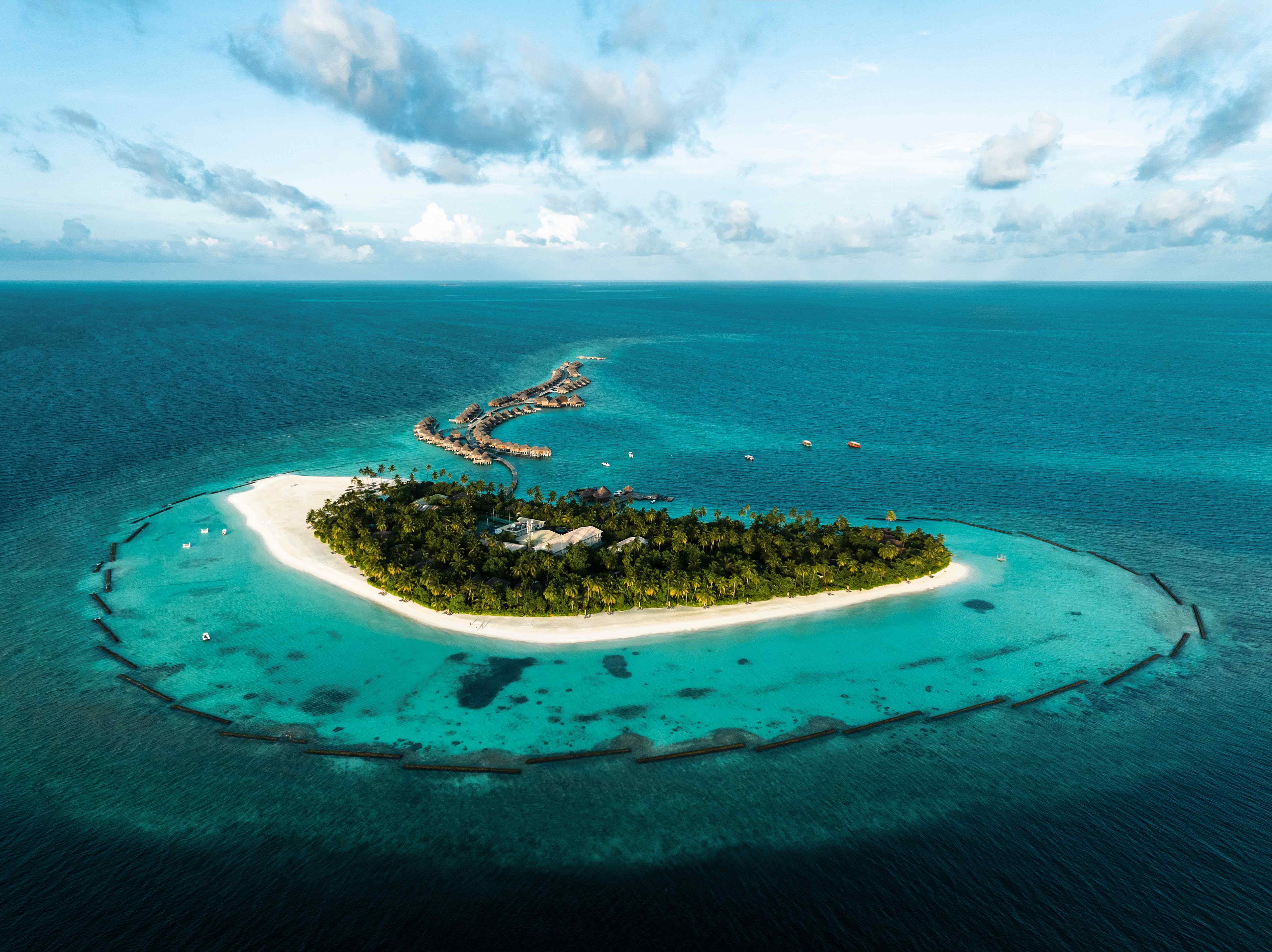Immagine di sfondo della pagina Constance Halaveli, un sogno maldiviano sospeso tra cielo e oceano