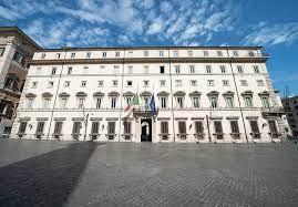 Immagine di sfondo della pagina Ingresso in Italia solo con tampone o quarantena 