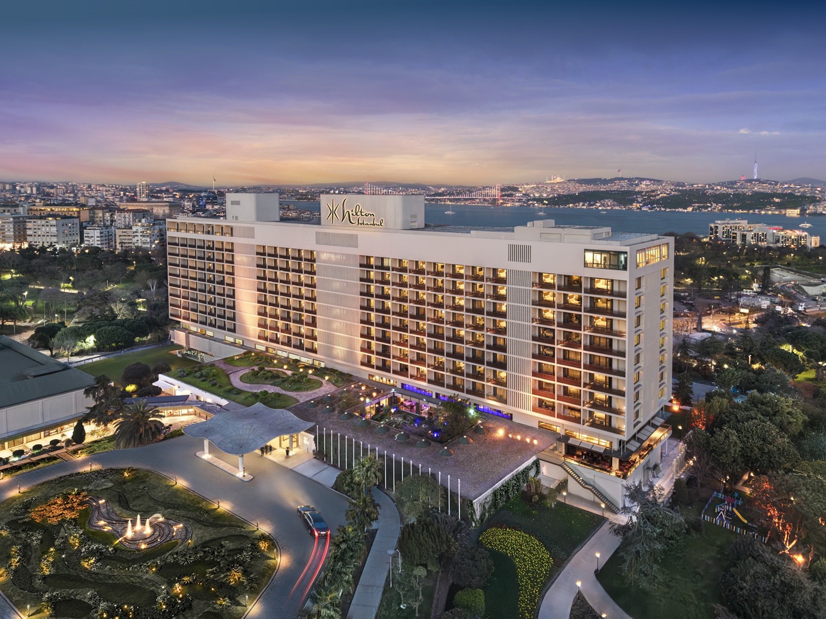 Immagine di sfondo della pagina Hilton Istanbul Bosphorus rinasce: restyling tra heritage anni ’50 e design contemporaneo