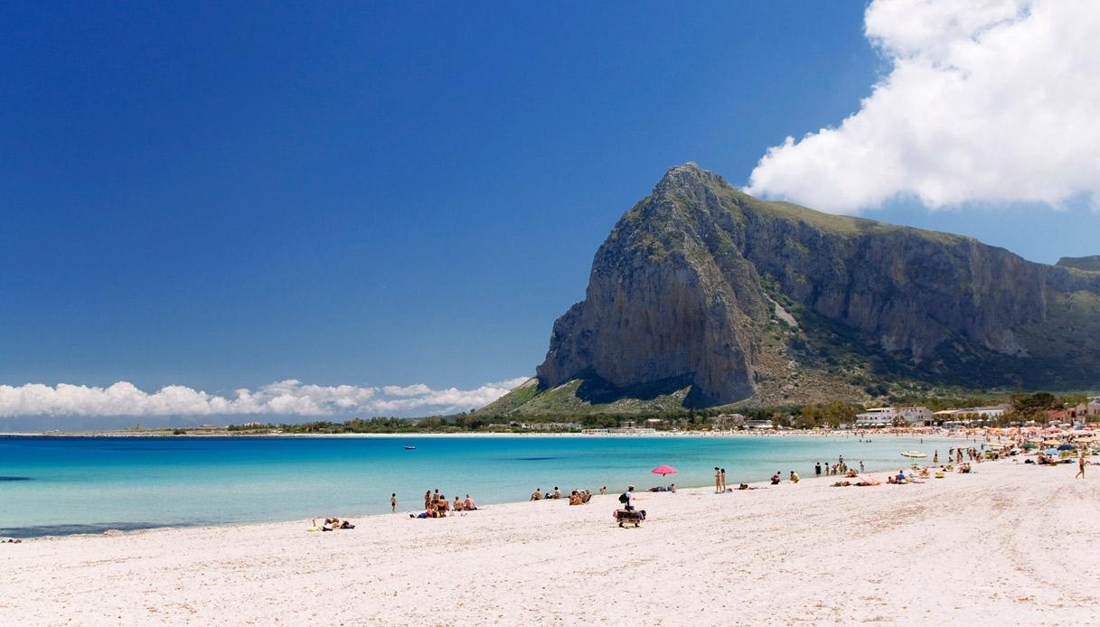 Immagine di sfondo della pagina Momondo, estate al mare per gli italiani