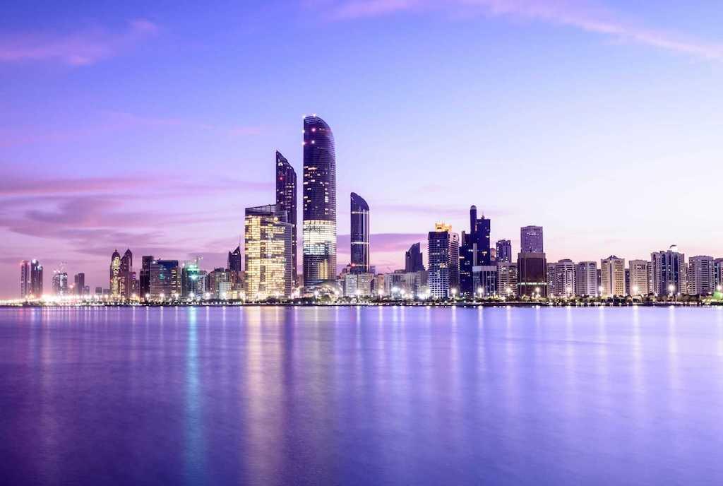 Immagine di sfondo della pagina Abu Dhabi, record di arrivi nel 2019