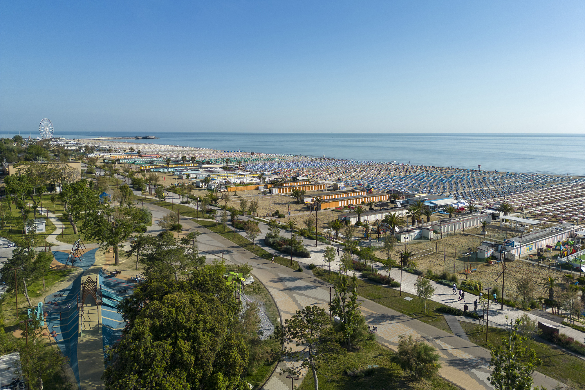 Immagine di sfondo della pagina Rimini inaugura con una settimana d’anticipo la stagione balneare 2025