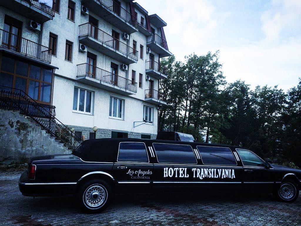 Immagine di sfondo della pagina Pian del Voglio: aperto il Transilvania Hotel 