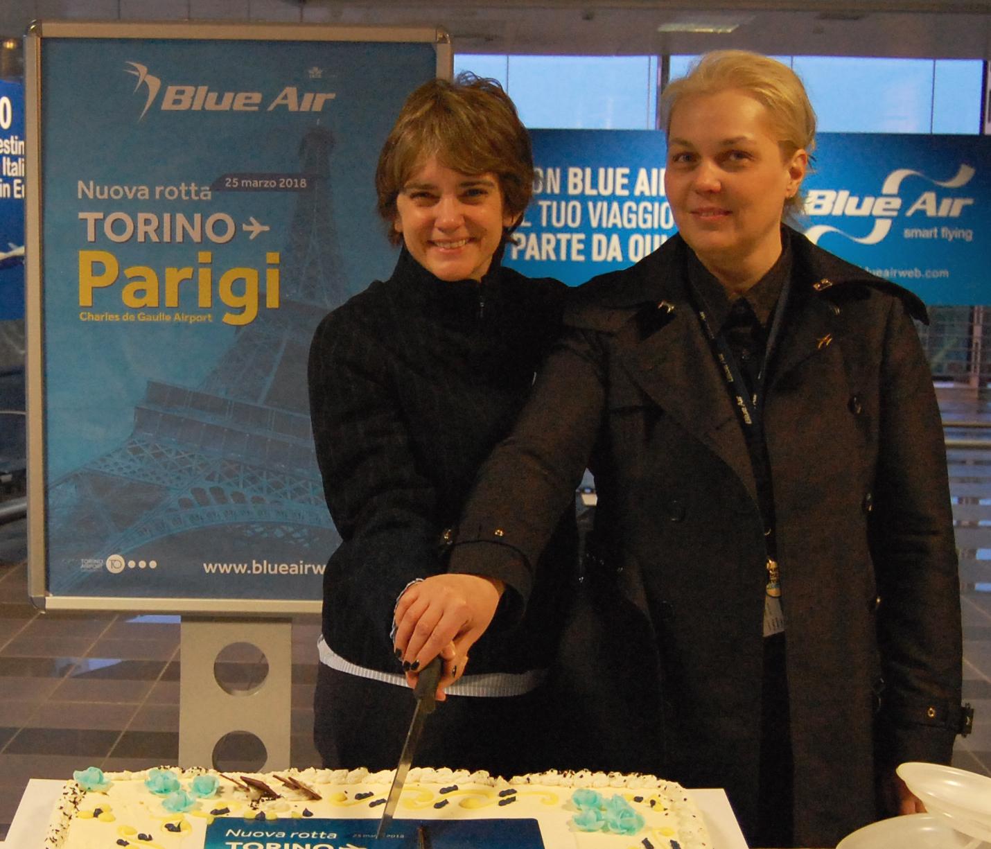 Immagine di sfondo della pagina Blue Air vola da Torino a Parigi