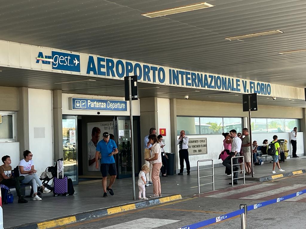 Immagine di sfondo della pagina Airgest risponde alla CNA di Trapani: “I prezzi troppo alti scoraggiano i turisti, non l’aeroporto”
