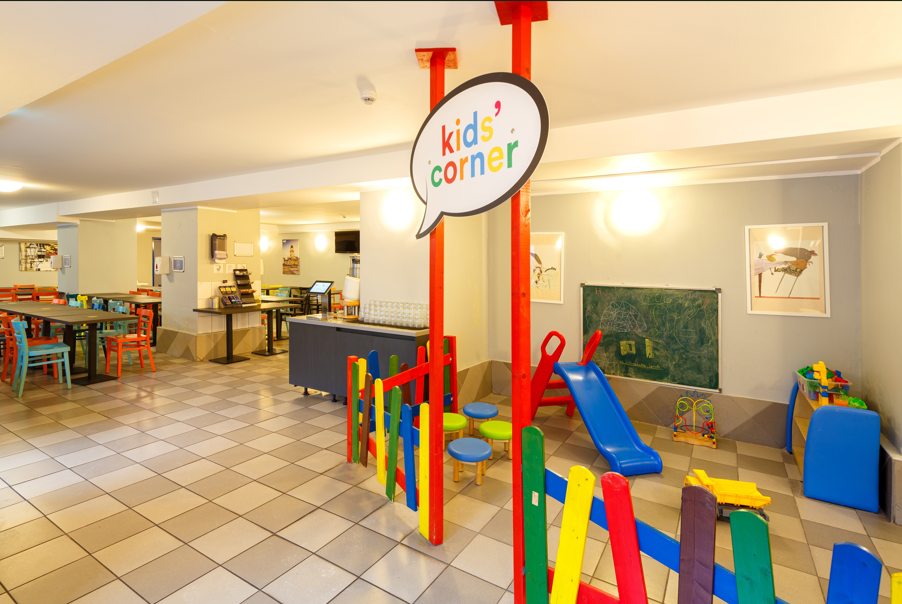 Immagine di sfondo della pagina Berlino in famiglia: l’offerta estiva di a&o Hostels
