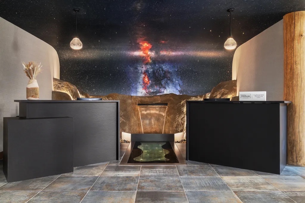 Immagine di sfondo della pagina Hilton apre lo Starlite Yellowstone, nuovo hotel vicino all’ingresso del parco nazionale