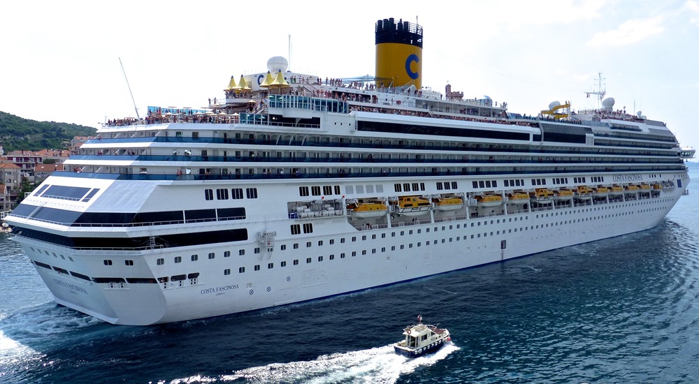 Immagine di sfondo della pagina Caraibi protagonisti della stagione Costa 