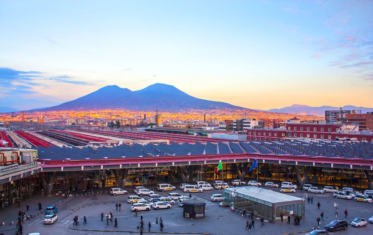 Immagine Napoli Centrale, lavori il 25 e 26 agosto: treni AV, Intercity e regionali modificati, cancellati o sostituiti con bus