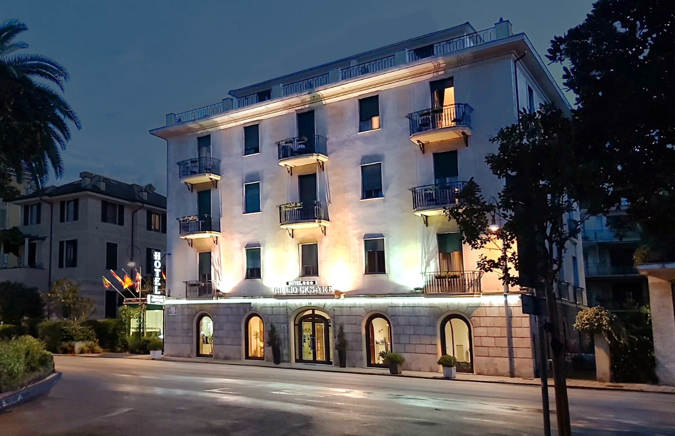 Immagine di sfondo della pagina Rapallo, il ritorno dell' Hotel Giulio Cesare sotto la guida di AN Hotels
