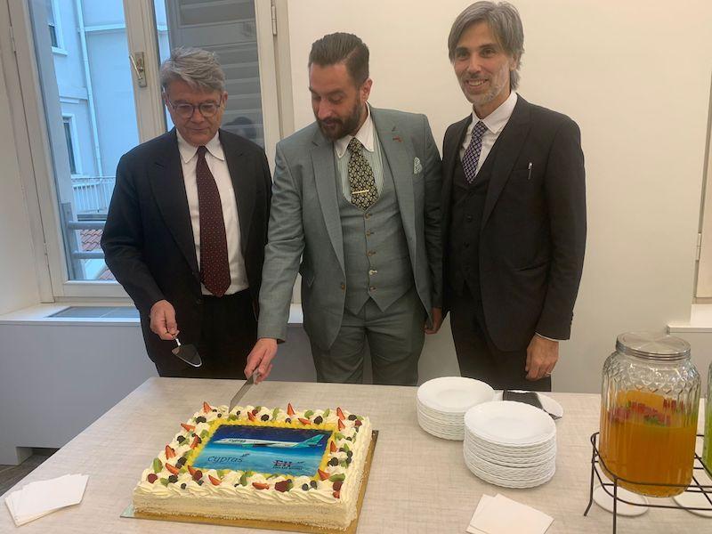 Immagine di sfondo della pagina Cyprus Airways decolla da Malpensa
