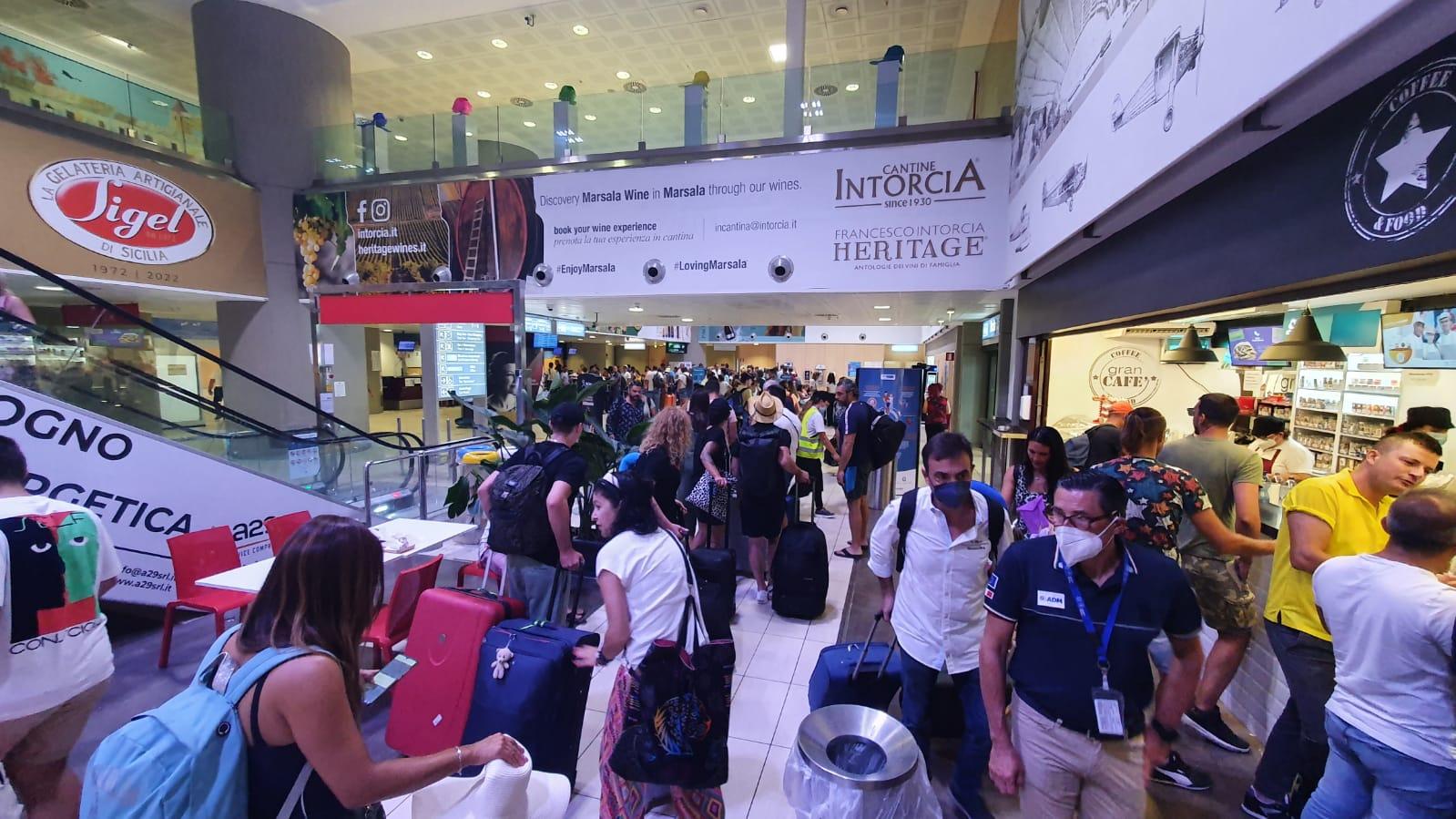 Immagine di sfondo della pagina Aeroporto Trapani: 113.362 passeggeri a luglio