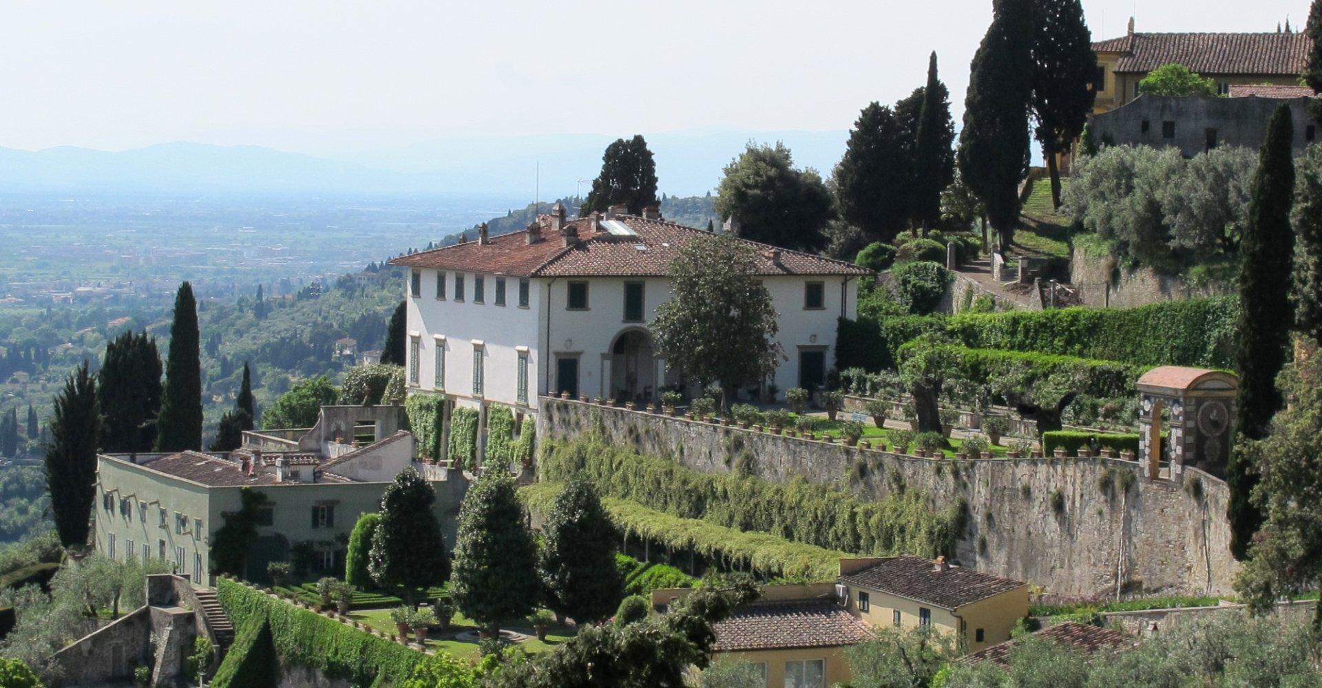 Immagine di sfondo della pagina Le 12 Ville Medicee in Toscana