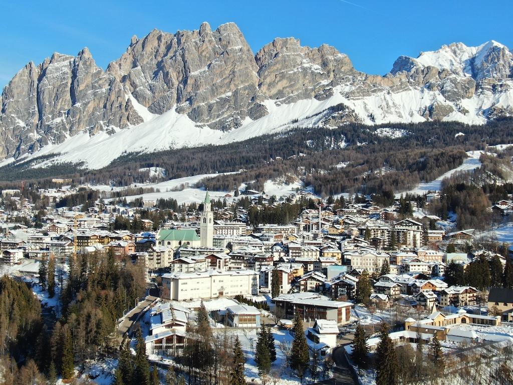 Immagine Cortina d'Ampezzo: l'estate 2024 segna il trionfo del settore high luxury