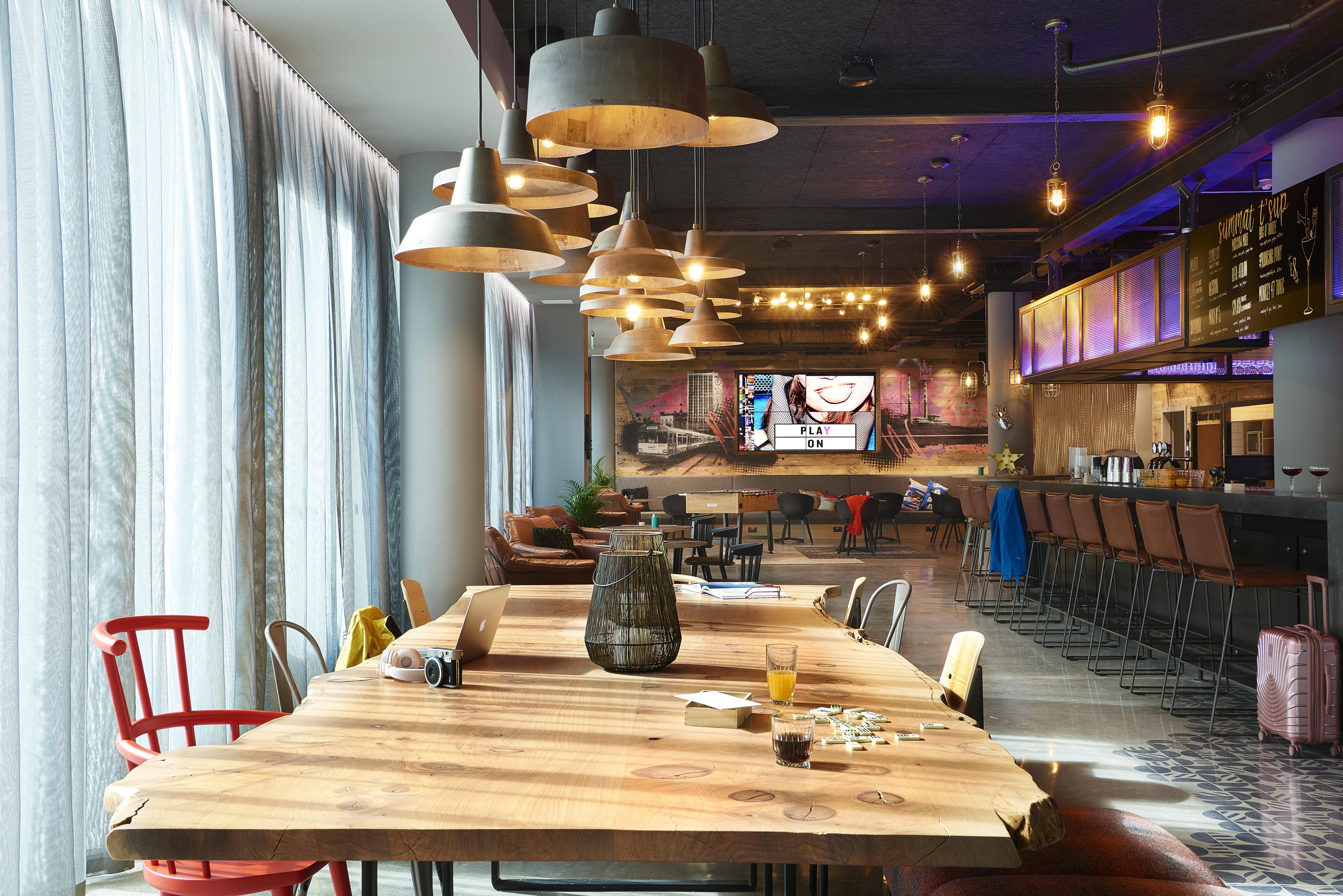 Immagine di sfondo della pagina Moxy Hotel: apre il Moxy Dublin City