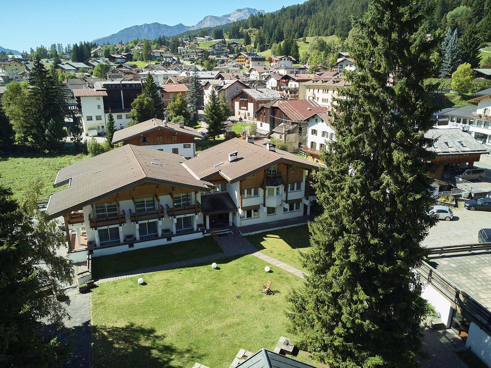 Immagine di sfondo della pagina Rilancio a 4 stelle per l’Hotel Trento di Pozza di Fassa: accordo tra Gruppo Stay e Melià Hotels International