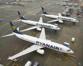 Immagine di sfondo della pagina Ryanair, promozione Drive&Fly